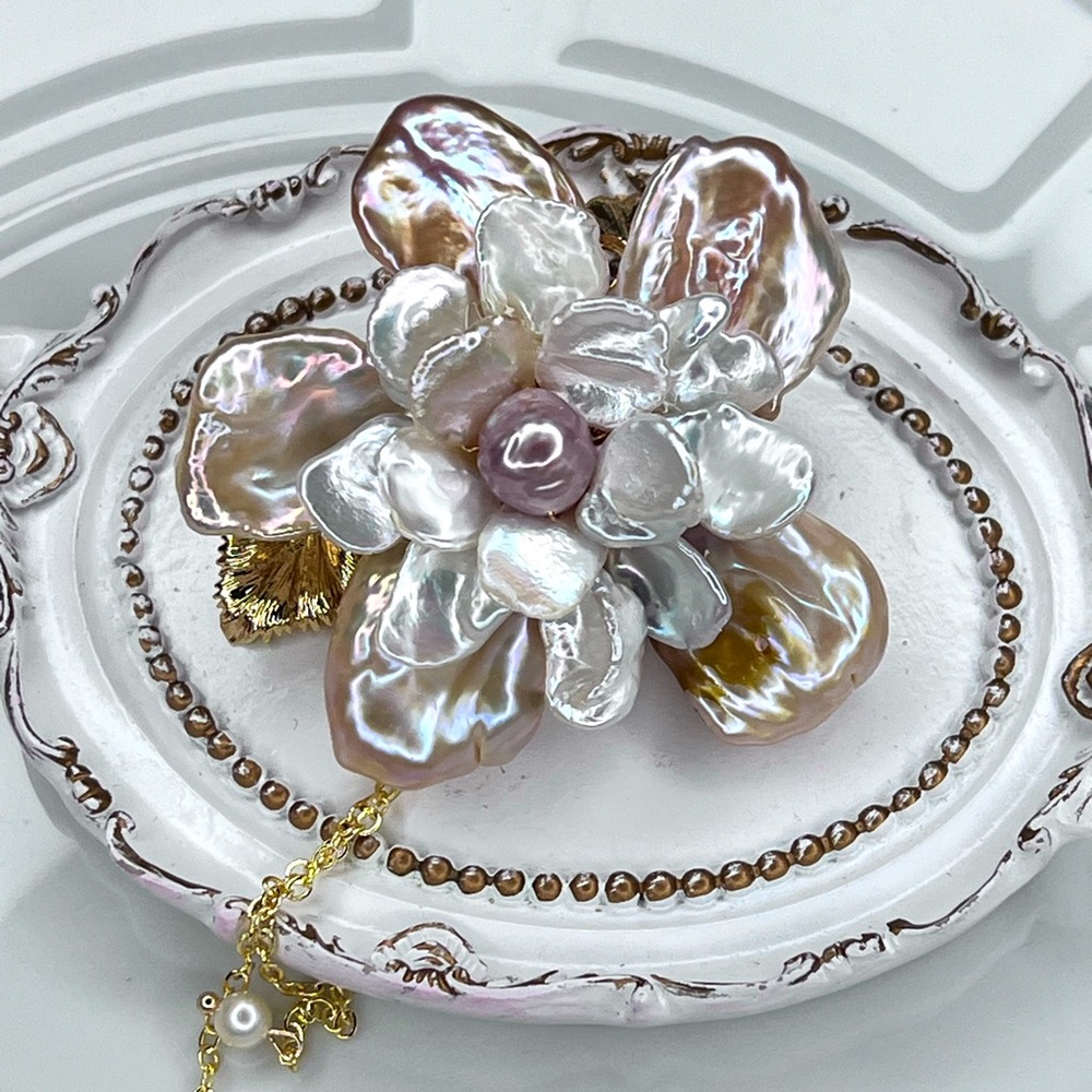 🌸60mm Handmade Premium Huge Multi Layers Freshwater Keshi Pearl Flower 🌺 Brooch - Picture 5 of 5